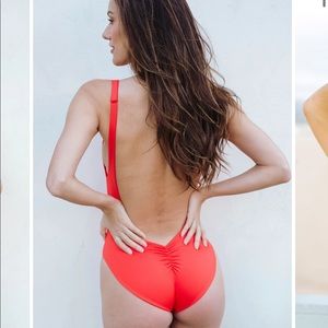 LONDRE “The Minimalist” one piece swimsuit.